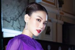 Sao Việt: Hoa hậu Mai Phương 'đốn tim' fan với đầm tím, Hà Kiều Anh dịu dàng xuống phố