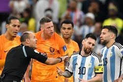 Hai đội tuyển Argentina và Hà Lan đối diện hình phạt từ FIFA