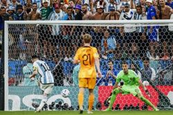 Chi tiết cho thấy Messi đã 'nuốt sống' thủ thành Hà Lan ở chấm 11m