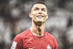 Messi càng hay, Ronaldo càng làm khổ Bồ Đào Nha