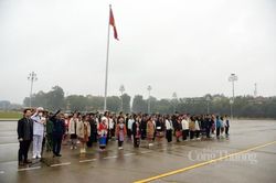 142 học sinh, sinh viên, thanh niên dân tộc thiểu số tiêu biểu báo công dâng Bác