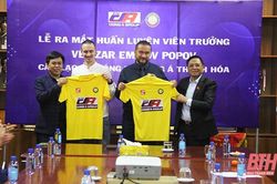 CLB Đông Á Thanh Hóa ra mắt HLV trưởng