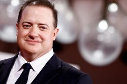 Brendan Fraser tái xuất, hứa hẹn 'rinh' Oscar với phim 'The Whale'