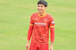 AFF Cup 2022: Quế Ngọc Hải, Văn Hậu bất ngờ tập riêng