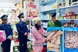 Lạng Sơn: Phát hiện gần 2,5 tấn thực phẩm và rượu không rõ nguồn gốc