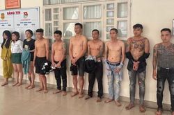 Triệt phá băng nhóm chuyên 'kề súng vào đầu' nạn nhân cướp tài sản