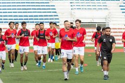 Hoàng Đức và Văn Hậu tập GYM, tuyển Việt Nam chờ đấu Philippines