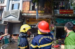 Kịp thời dập tắt đám cháy tại số nhà 240 Hàng Bông, Hà Nội