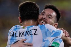 Người hùng Julian Alvarez: Lời Messi hơn cả giải thưởng
