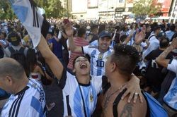 Cảnh ở thủ đô Argentina sau khi đội tuyển bóng đá vượt Croatia vào chung kết World Cup