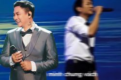 Hoài Lâm có hành động chứng minh bản thân không hát nhép trên sân khấu