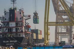 ADB nâng dự báo tăng trưởng kinh tế Việt Nam 2022, hạ dự báo 2023