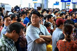 Vé máy bay Tết còn nhiều, hành khách ái ngại vì giá đắt