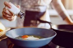 5 lý do bạn cảm thấy thèm ăn muối