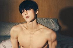 Cơ bắp của Minhyuk gây chú ý
