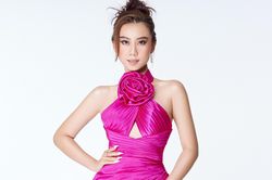 Hà Phương chào sân 'World Miss University' ấn tượng với giọng opera nội lực