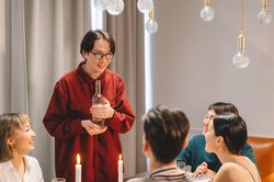 Hạn chế áp lực khi họp mặt gia đình dịp lễ Tết