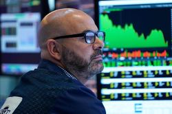 Chứng khoán Mỹ: Đà bán tháo lan rộng, Dow Jones 'bốc hơi' gần 800 điểm