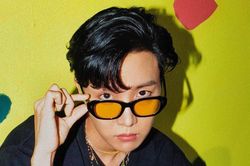 J-Hope BTS tham gia đội hình rung chuông chào năm mới tại Quảng trường Thời đại