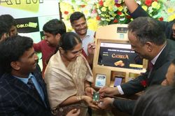 Cây ATM rút ra vàng đầu tiên ở Ấn Độ