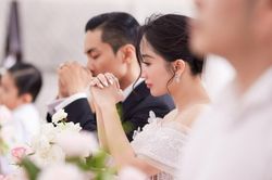 Lễ cưới Khánh Thi - Phan Hiển tại nhà thờ