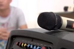 Đánh bạn của hàng xóm gãy răng vì hát karaoke gây ồn ào