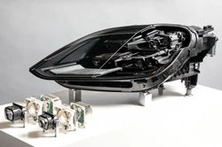 Đèn pha LED mới của Porsche có thể chiếu sáng tới 600 m