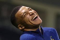 Đằng sau những khoảnh khắc vụt sáng của Mbappe
