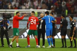 Thua Croatia, cầu thủ Maroc 'hỏi tội' trọng tài