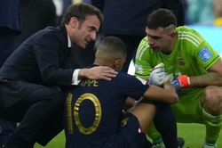 Hai hành động phản cảm của người hùng Argentina sau chức vô địch