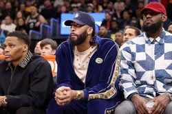 Hướng đi nào cho Los Angeles Lakers sau chấn thương dài hạn của Anthony Davis?