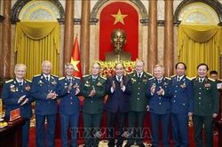 Chủ tịch nước Nguyễn Xuân Phúc gặp mặt đại biểu cựu chiến binh bộ đội tên lửa phòng không và Sư đoàn 361