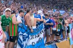 Nữ CĐV Argentina cởi áo khoe thân ăn mừng có nguy cơ bị phạt rất nặng