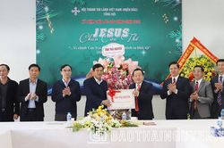 Lãnh đạo tỉnh thăm, tặng quà Tổng hội Hội thánh Tin lành Việt Nam