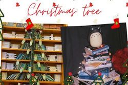 Cây thông Noel phiên bản 'mọt sách': Vừa đẹp vừa tri thức, không bao giờ sợ héo!
