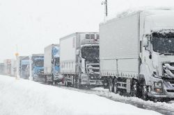 Tuyết rơi kỷ lục ở vùng Đông Bắc Nhật Bản