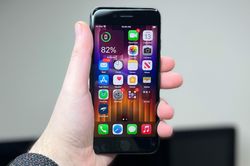Tin buồn cho người chờ iPhone giá rẻ