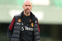 Erik ten Hag lo ngại World Cup cản trở MU