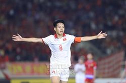 Việt Nam 6-0 Lào: Lý lẽ của kẻ mạnh