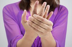 Tìm ra nguyên nhân khiến bàn tay của bệnh nhân có khối dị dạng