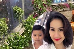Thân Thúy Hà làm điều bất ngờ tặng mẹ dịp cuối năm