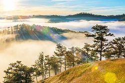 Đà Lạt, Vịnh Lan Hạ 'hot' trong nước nhưng ế khách quốc tế