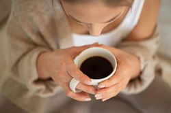 Mắc sai lầm này khi uống cà phê sẽ khiến bạn già đi trông thấy, rút ngắn tuổi thọ