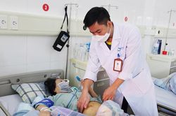 Cụ bà 72 tuổi mắc ung thư âm hộ hiếm gặp