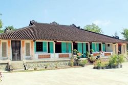 Nhà cổ Trăm Cột ở Long An: Sự thật có bao nhiêu cột, được làm từ loại gỗ quý nào