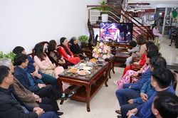 Bố Á hậu 1 Trịnh Thùy Linh: Chúng tôi thấy sự trưởng thành, tự tin của con qua các vòng thi
