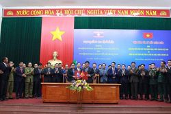 Hai tỉnh Quảng Bình và Savannakhet ký hợp tác bảo vệ vùng biên giới