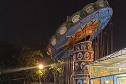 Đu quay ở Thủ Đức bất ngờ bị nghiêng, nhiều em nhỏ hoảng sợ