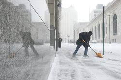 Cận cảnh trận bão tuyết khiến nhiều nơi của nước Mỹ tê liệt