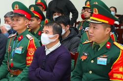 Vụ buôn lậu 200 triệu lít xăng: Cựu đại tá Biên phòng từng kêu oan bất ngờ nhận tội